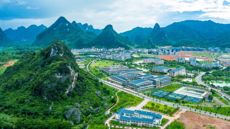 深圳线路板定做：揭秘定制化生产的关键要素