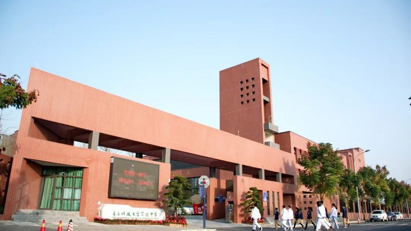 航空插头连接器：如何选择合适的进口品牌？**